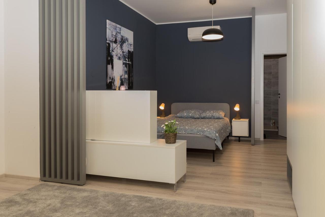 The Chic Minimalist - Apartment Iasi Luaran gambar