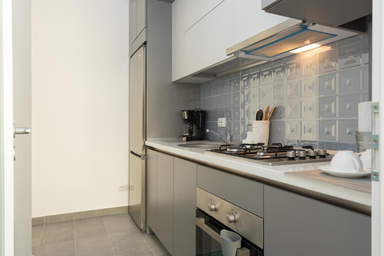 The Chic Minimalist - Apartment Iasi Luaran gambar