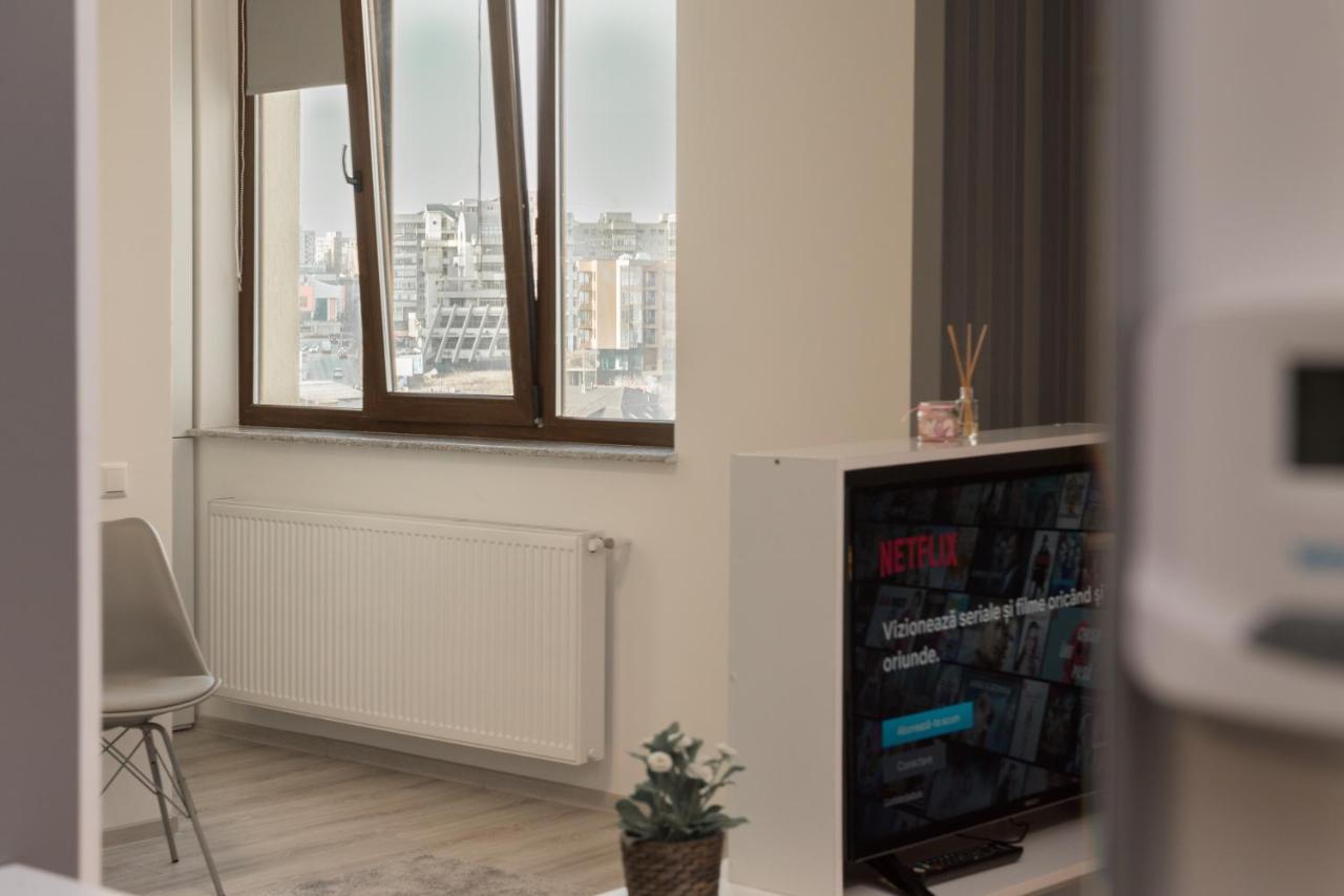 The Chic Minimalist - Apartment Iasi Luaran gambar