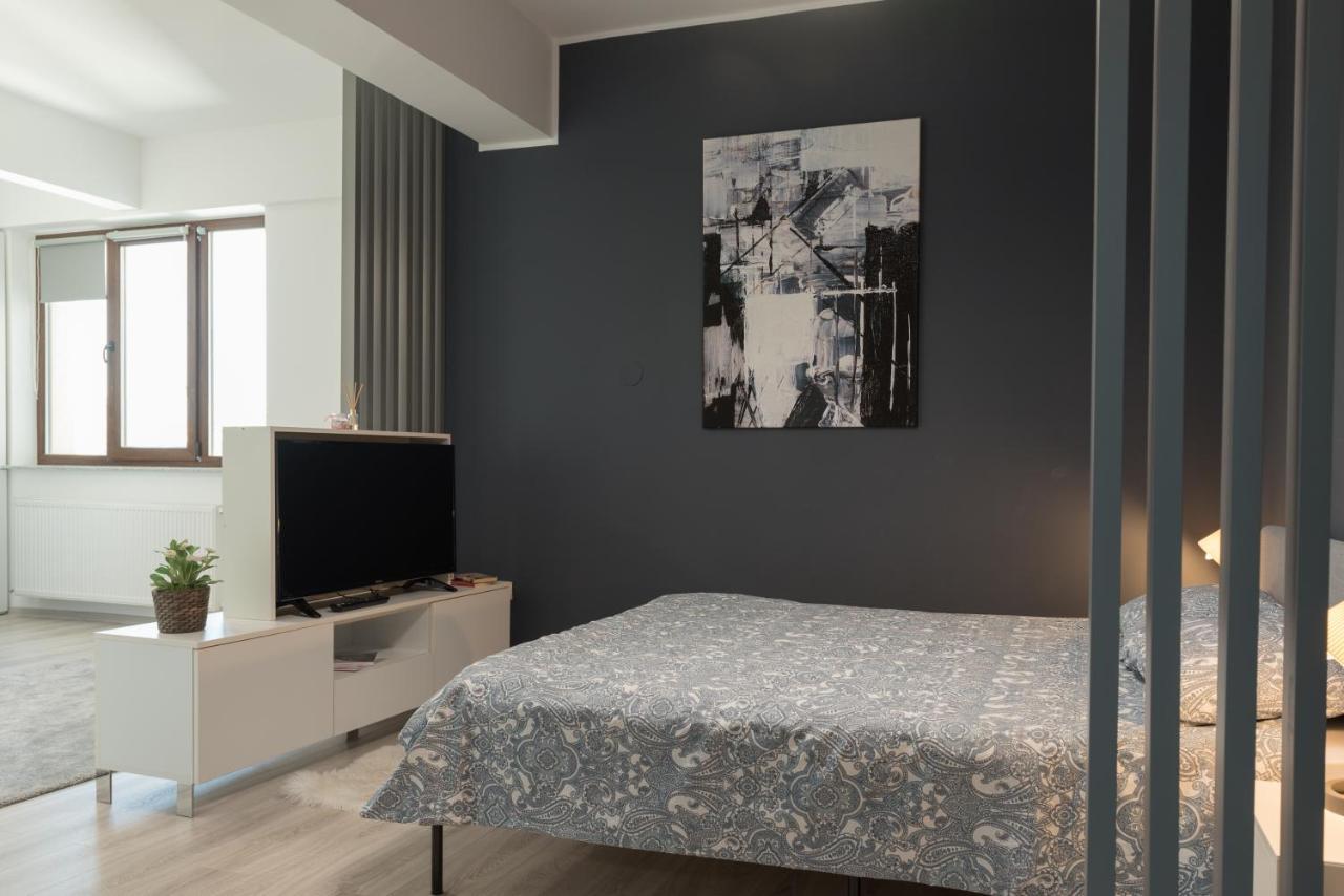 The Chic Minimalist - Apartment Iasi Luaran gambar