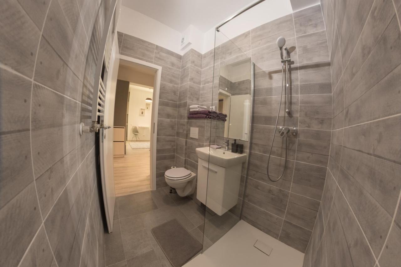 The Chic Minimalist - Apartment Iasi Luaran gambar